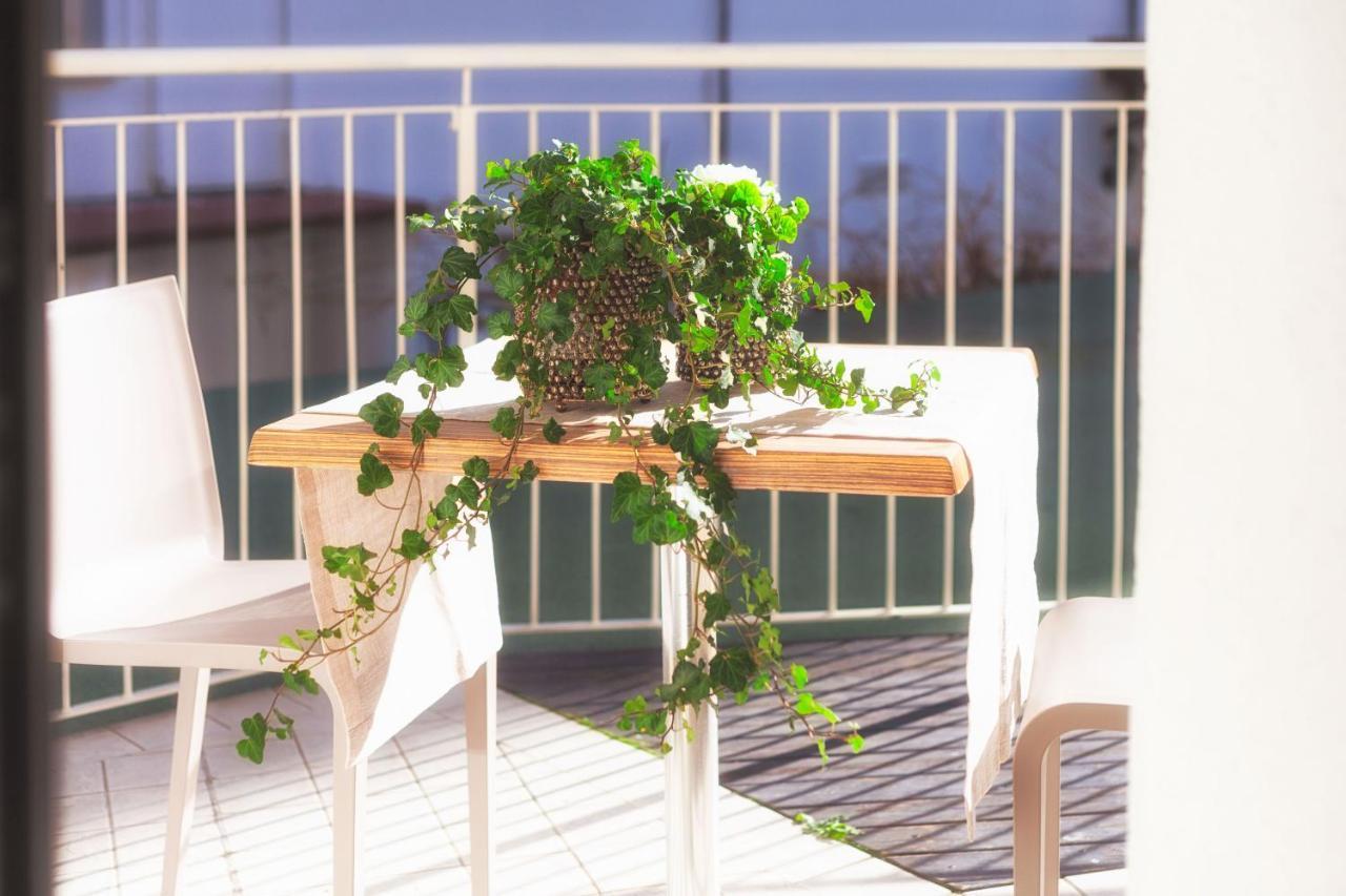 Aparthotel Residenza Alma Riccione Exterior foto